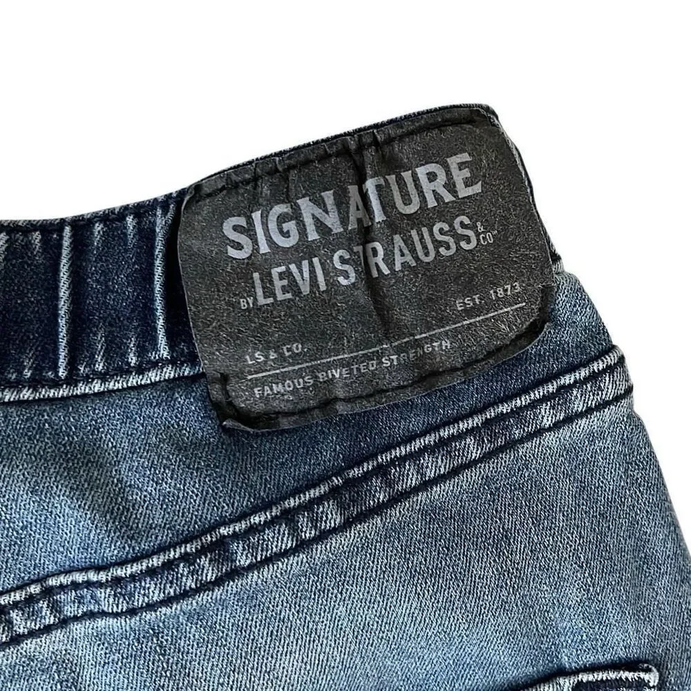 Levi’s Jean Shorts - Picture 3 of 9
